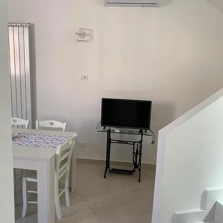 Carlino's - In The Center Of Salento Apartment *